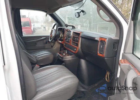 2010 Chevrolet Express 2500 Work Van z USA, uszkodzony, nr VIN 1GCZGFBA8A1147352